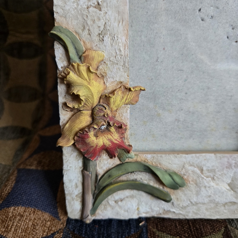 Floral Accented Picture Frame - Picture 6 of 6